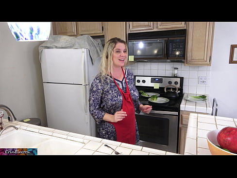 ❤️ A madrasta o ordenha na cozinha antes de sua data Porno em nós pt-br.assay-define-smartlink.ru ❌❤